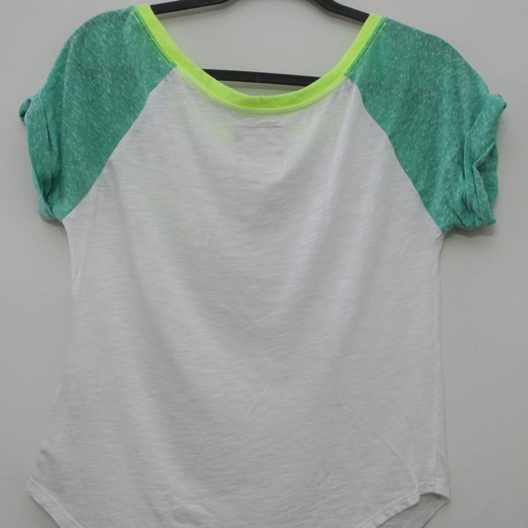 Hollister Green and White Scoop Neck Pocket Tee - Picture 2 of 3